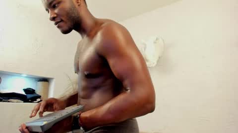 Snapshot of christianlewis_ chatting on 02/27/25, 02:00 Christian Lewis online show from 02/27/25, 02:00