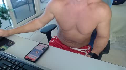 Snapshot of christiano1977 chatting on 10/25/25, 02:35 Michael USA online show from 10/25/25, 02:35