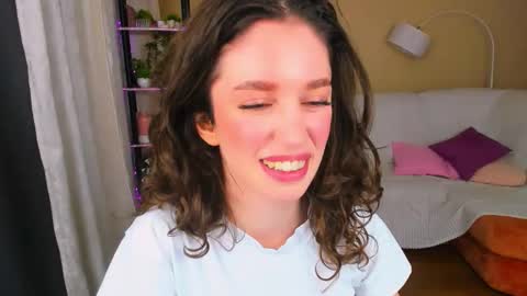 Snapshot of christinaconteeree chatting on 09/17/25, 02:08 christinaconteeree online show from 09/17/25, 02:08