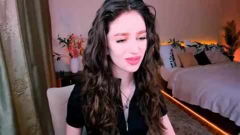 Snapshot of christinaconteeree chatting on 09/29/25, 07:30 christinaconteeree online show from 09/29/25, 07:30