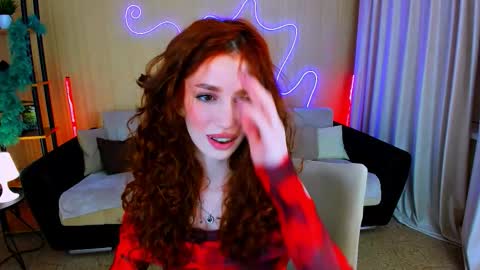 Snapshot of christinaconteeree chatting on 11/06/25, 07:37 christinaconteeree online show from 11/06/25, 07:37