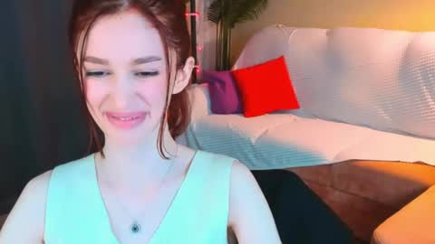 christinaconteeree online show from 05/07/26, 02:00