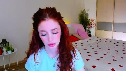 christinaconteeree online show from 05/08/26, 07:19