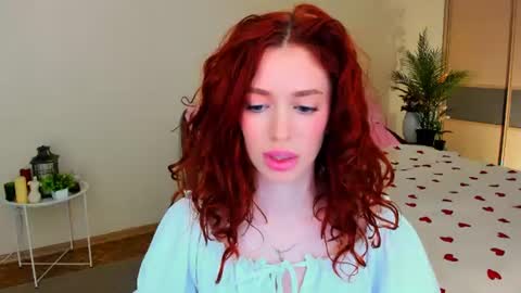 christinaconteeree online show from 06/26/26, 08:24