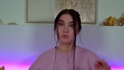 Christina online show from 11/25/25, 06:52