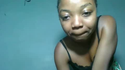 Snapshot of christine985 chatting on 10/23/25, 02:11 christine985 online show from 10/23/25, 02:11