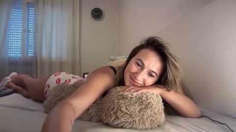 Snapshot of christine_666 chatting on 10/29/25, 01:57 Christine online show from 10/29/25, 01:57