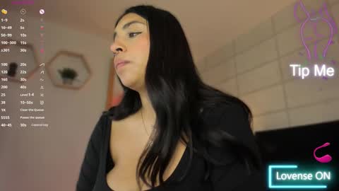 Christine  online show from 10/08/25, 12:03