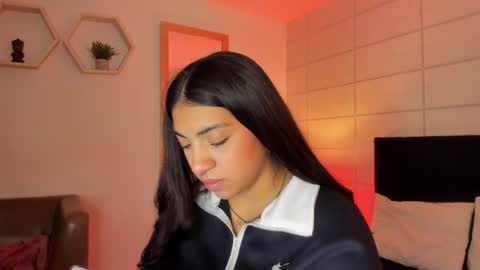 Christine  online show from 11/03/25, 12:06