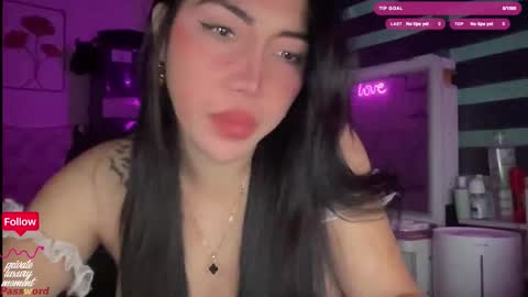 Snapshot of christinee_star chatting on 10/21/25, 10:43 christine online show from 10/21/25, 10:43