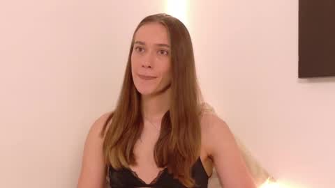 Snapshot of christinne_x chatting on 04/30/26, 04:41 Christy online show from 04/30/26, 04:41
