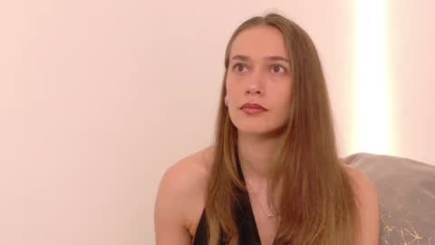 Snapshot of christinne_x chatting on 05/08/26, 04:51 Christy online show from 05/08/26, 04:51