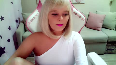 Snapshot of christirose chatting on 01/26/25, 12:54 Christi online show from 01/26/25, 12:54