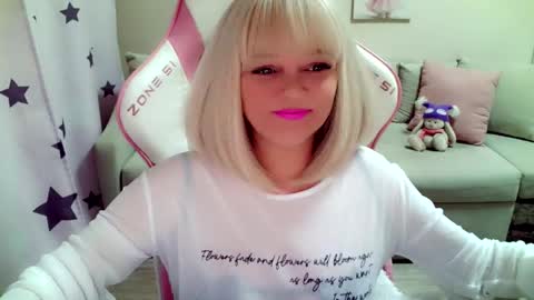 Snapshot of christirose chatting on 01/14/26, 06:08 Christi online show from 01/14/26, 06:08