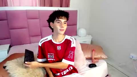 Snapshot of christopher_robin4 chatting on 07/08/26, 07:40 Chris online show from 07/08/26, 07:40