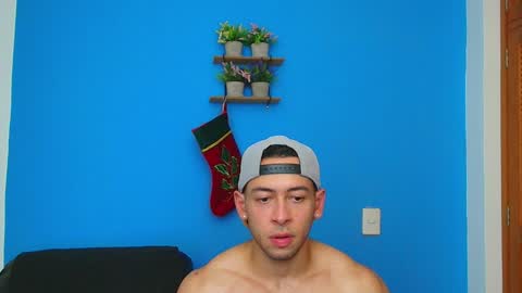 Snapshot of christopher_w chatting on 12/08/24, 11:40 Christopher online show from 12/08/24, 11:40