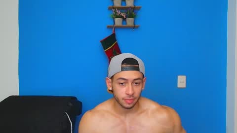 Snapshot of christopher_w chatting on 12/29/24, 03:11 Christopher online show from 12/29/24, 03:11