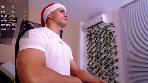 Snapshot of christopherblack_ chatting on 12/20/25, 01:18 Christopher Black online show from 12/20/25, 01:18