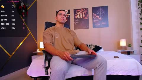 Snapshot of christopherblack_ chatting on 01/07/26, 01:13 Christopher Black online show from 01/07/26, 01:13