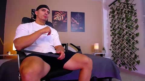 Snapshot of christopherblack_ chatting on 02/07/26, 01:37 Christopher Black online show from 02/07/26, 01:37