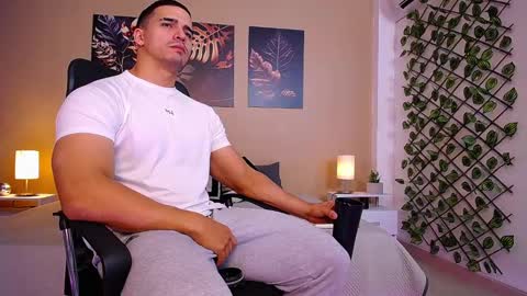 Snapshot of christopherblack_ chatting on 02/19/26, 01:29 Christopher Black online show from 02/19/26, 01:29