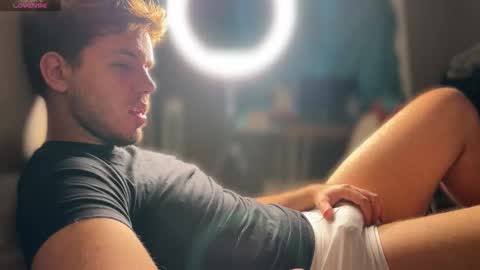 Snapshot of christophertan chatting on 09/30/25, 10:09 Christopher online show from 09/30/25, 10:09