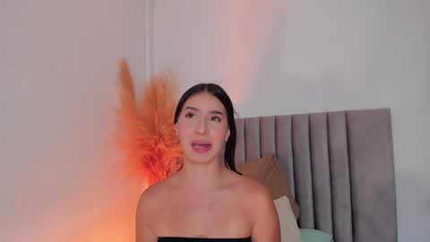 Snapshot of christy_seaa chatting on 01/28/25, 06:28 Christy online show from 01/28/25, 06:28