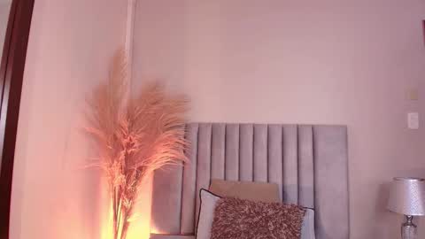 Snapshot of christy_seaa chatting on 10/30/25, 06:30 Christy online show from 10/30/25, 06:30