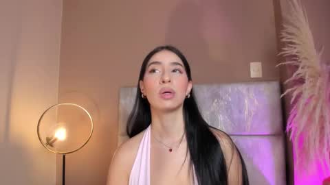 Snapshot of christy_seaa chatting on 11/12/25, 06:30 Christy online show from 11/12/25, 06:30