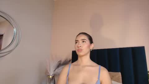 Snapshot of christy_seaa chatting on 06/12/26, 12:04 Christy online show from 06/12/26, 12:04
