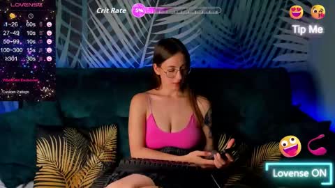 Snapshot of christycrayme chatting on 10/02/25, 01:01 ChristyCrayme online show from 10/02/25, 01:01