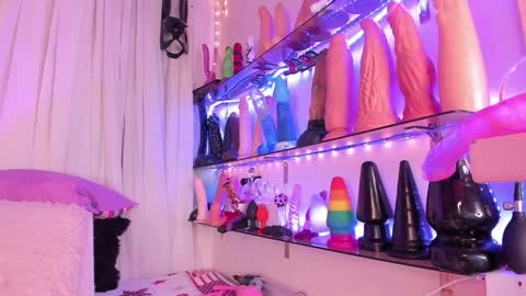 Snapshot of christymilk1 chatting on 12/08/24, 02:28 christy online show from 12/08/24, 02:28