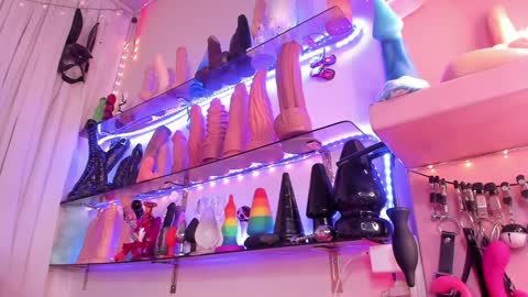 Snapshot of christymilk1 chatting on 01/06/25, 02:04 christy online show from 01/06/25, 02:04