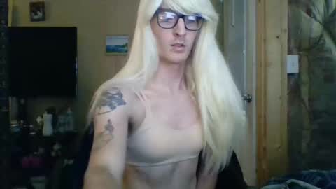 Snapshot of chrisvibess chatting on 05/13/26, 03:09 chrisvibess online show from 05/13/26, 03:09