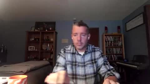 Snapshot of chrisw8121 chatting on 11/24/25, 07:57 chrisw8121 online show from 11/24/25, 07:57