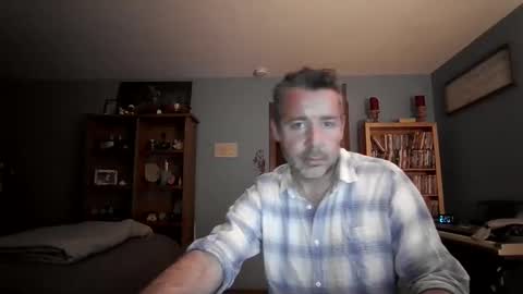 Snapshot of chrisw8121 chatting on 12/13/25, 10:59 chrisw8121 online show from 12/13/25, 10:59