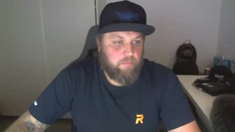 Snapshot of chrizz80 chatting on 12/07/24, 02:24 Chrizz online show from 12/07/24, 02:24