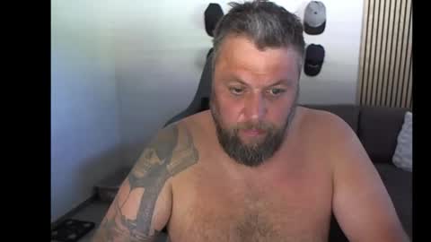 Snapshot of chrizz80 chatting on 09/19/25, 08:27 Chrizz online show from 09/19/25, 08:27