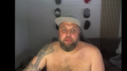 Snapshot of chrizz80 chatting on 11/26/25, 01:34 Chrizz online show from 11/26/25, 01:34