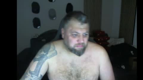 Snapshot of chrizz80 chatting on 12/23/25, 06:11 Chrizz online show from 12/23/25, 06:11