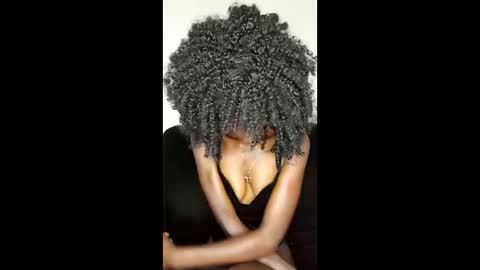 Snapshot of chroe22 chatting on 12/21/25, 02:13 chroe22 online show from 12/21/25, 02:13