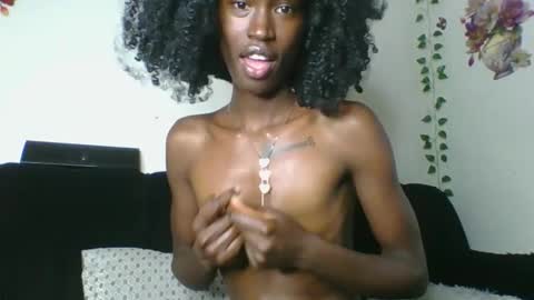 Snapshot of chroe22 chatting on 01/13/26, 10:04 chroe22 online show from 01/13/26, 10:04