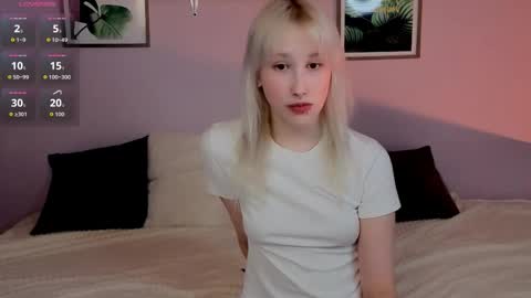 Snapshot of chrome_heartz chatting on 03/28/26, 02:38 EvaBlonde TayaBrunette EliieBlack hair online show from 03/28/26, 02:38