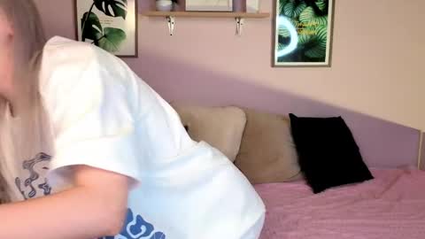Snapshot of chrome_heartz chatting on 05/02/26, 02:22 EvaBlonde TayaBrunette EliieBlack hair online show from 05/02/26, 02:22