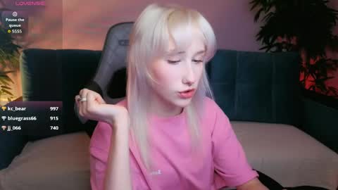 Snapshot of chrome_heartz chatting on 05/10/26, 02:00 EvaBlonde TayaBrunette EliieBlack hair online show from 05/10/26, 02:00