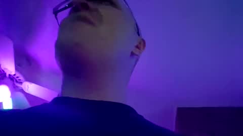 Snapshot of chronicvibez chatting on 01/12/26, 01:11 chronicvibez online show from 01/12/26, 01:11