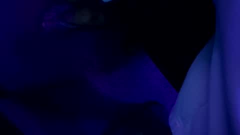 Snapshot of chronicvibez chatting on 02/15/26, 01:13 chronicvibez online show from 02/15/26, 01:13