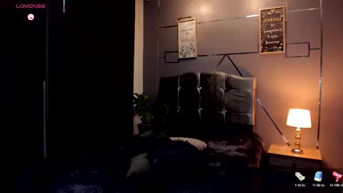 chrristopher77 online show from 10/08/25, 12:47