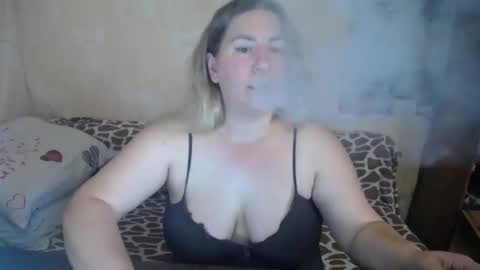Snapshot of chrystalbella chatting on 05/18/26, 08:20 Diana online show from 05/18/26, 08:20