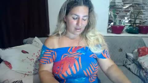 Snapshot of chrystalbella chatting on 08/05/26, 07:28 Diana online show from 08/05/26, 07:28